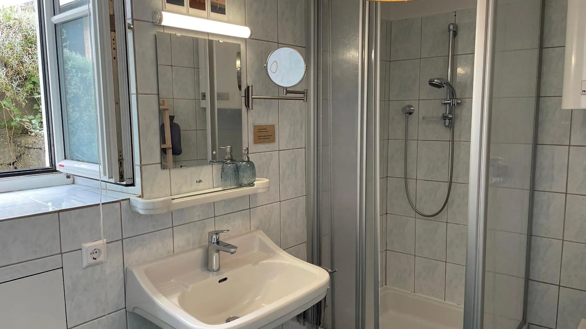 Uriges Apartment In Der Alten Schmiede Innsbruck 0*,
